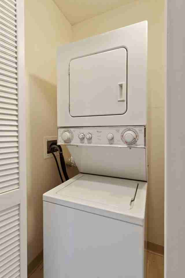 339 N Desplaines St #501 - Photo 6 of 13