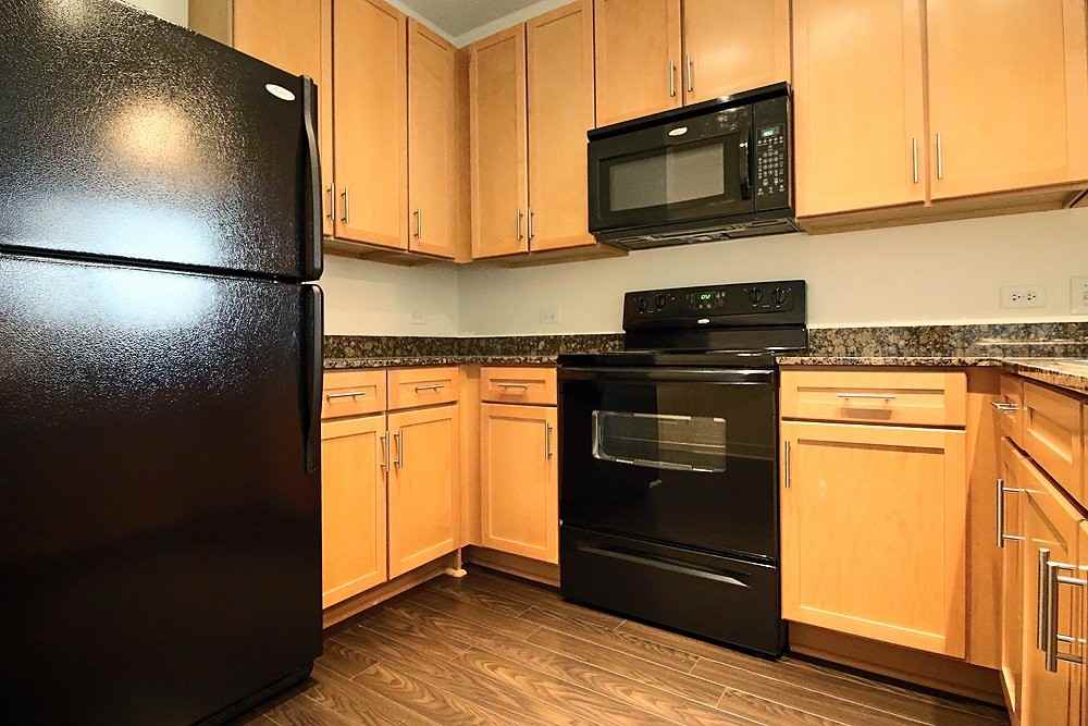 919 S Clark St #204 - Photo 7 of 20