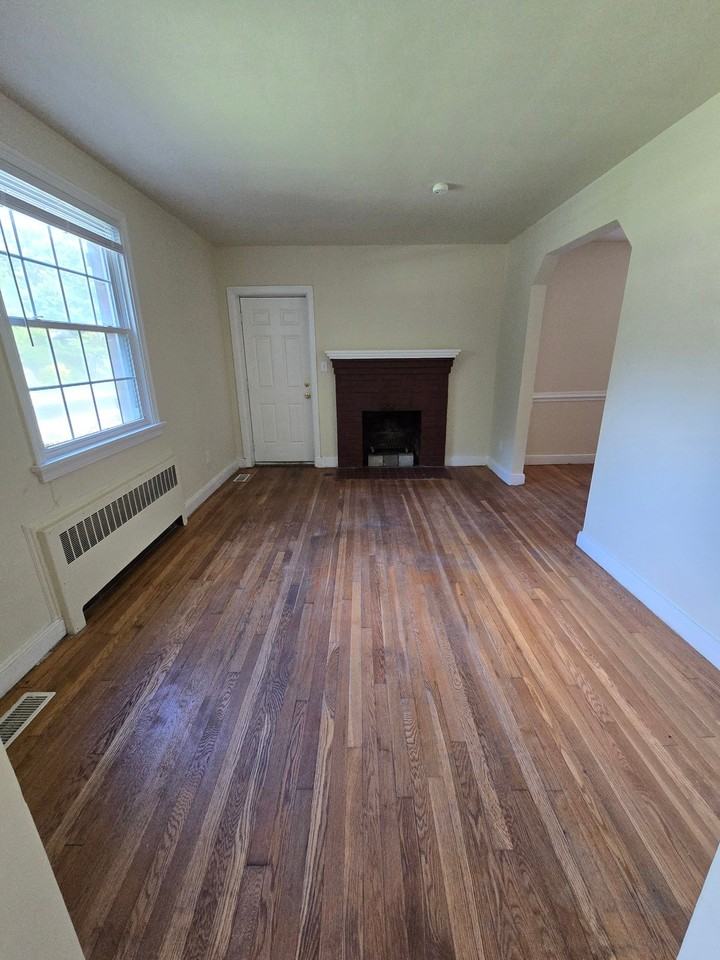 3523 Chapel Dr - Photo 4 of 20