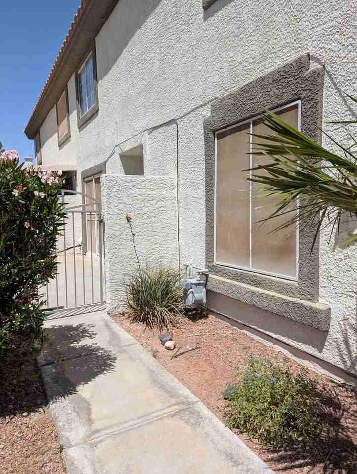 203 Oro Canyon St #1 - Photo 4 of 27