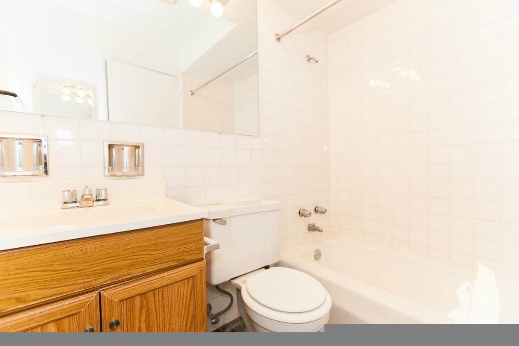 540 W Roscoe St #372 - Photo 6 of 6