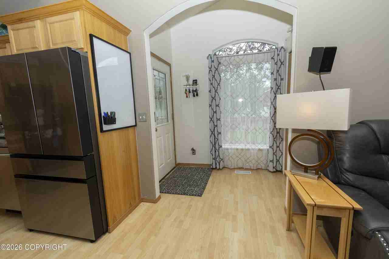 1342 S Thalo Dr - Photo 4 of 35