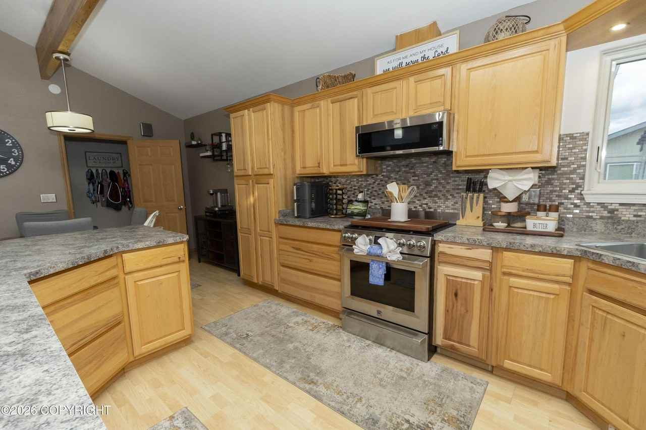 1342 S Thalo Dr - Photo 7 of 35