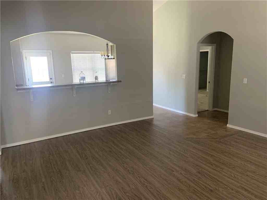6403 S 50th St - Photo 3 of 13