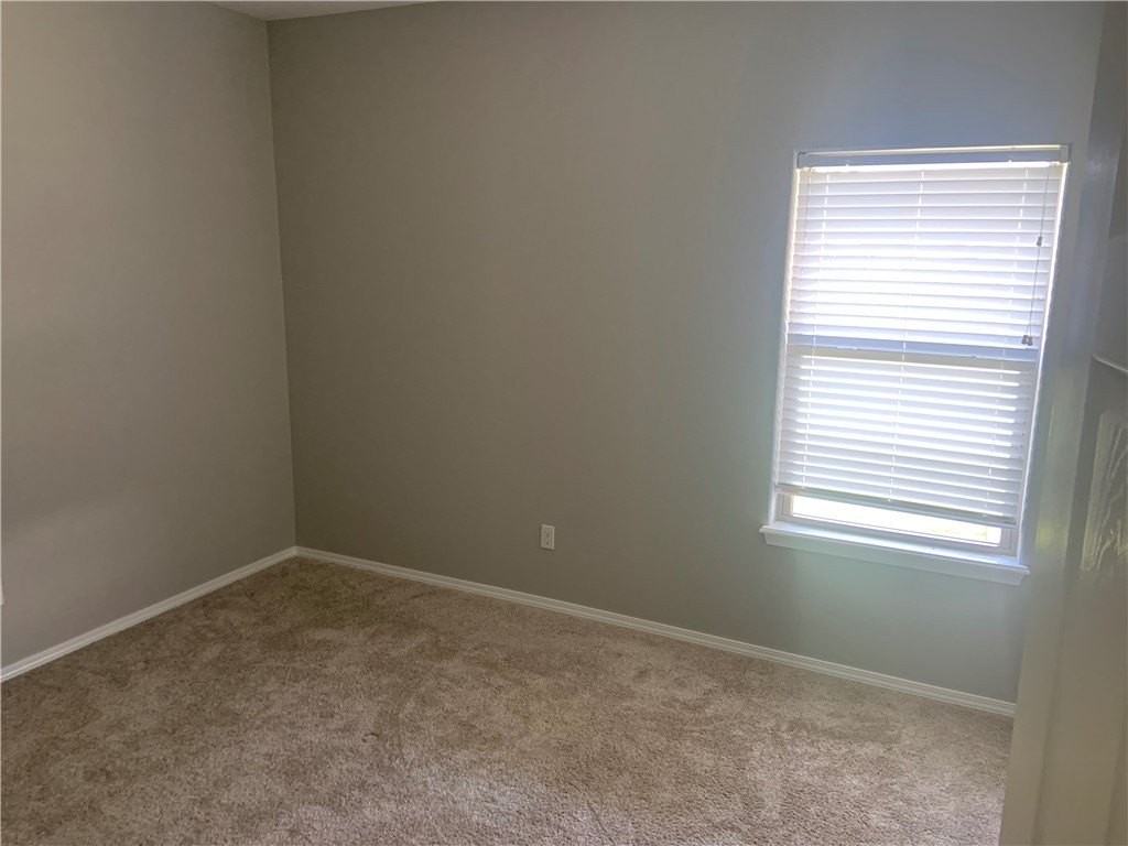 6403 S 50th St - Photo 6 of 13