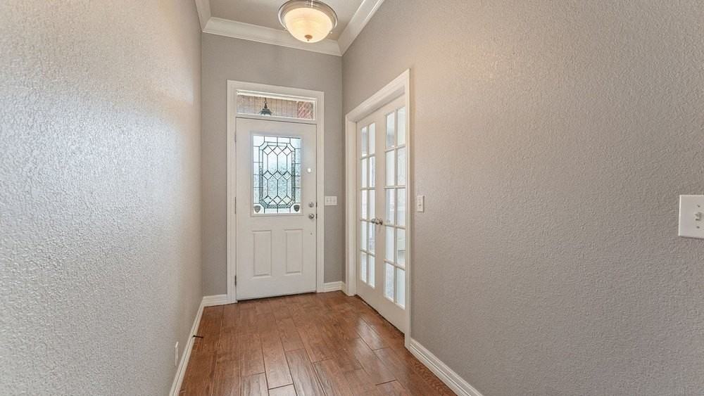 884 Palisades Ave - Photo 3 of 19