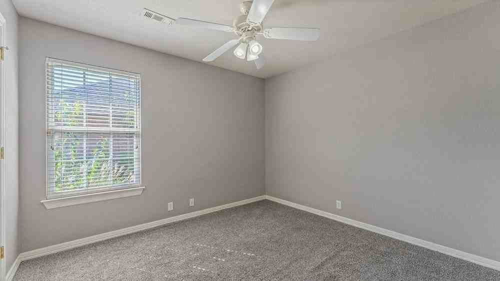 884 Palisades Ave - Photo 7 of 19