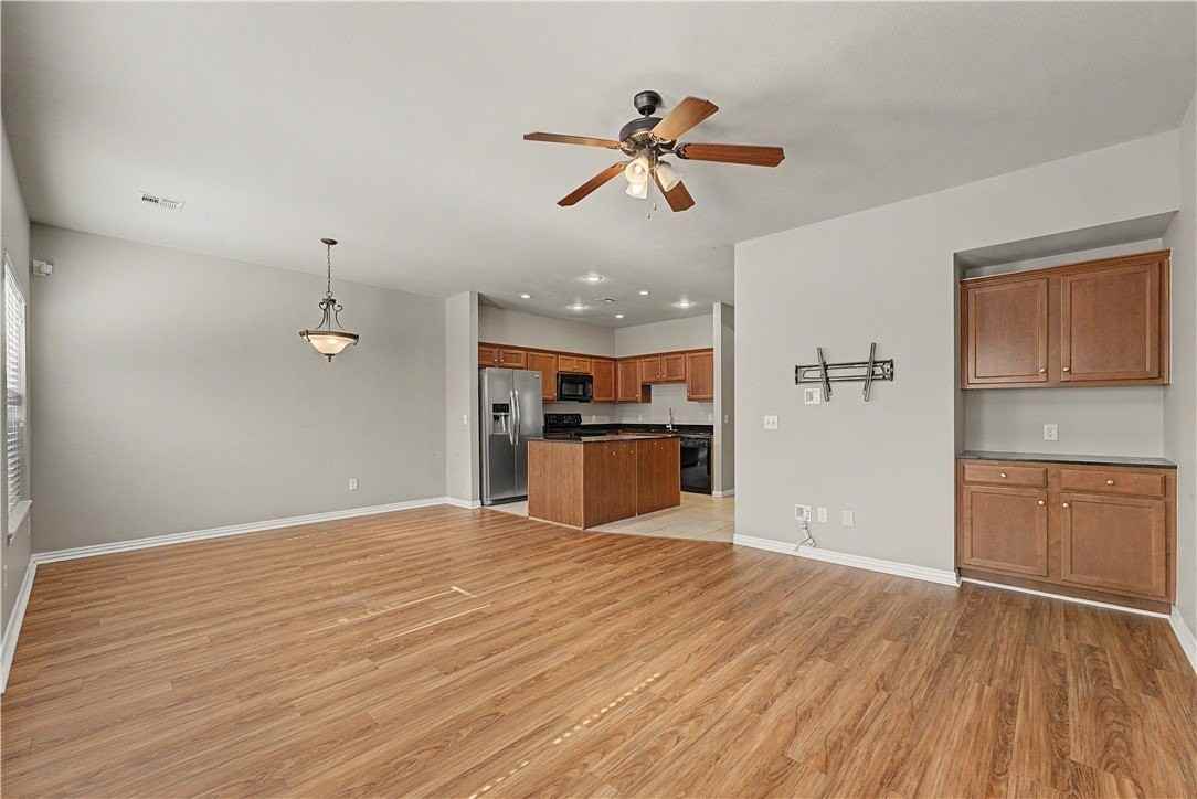 3229 W Montrail Pl - Photo 3 of 25