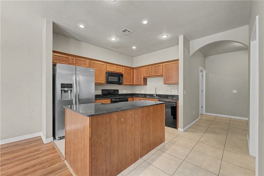 3229 W Montrail Pl - Photo 6 of 25