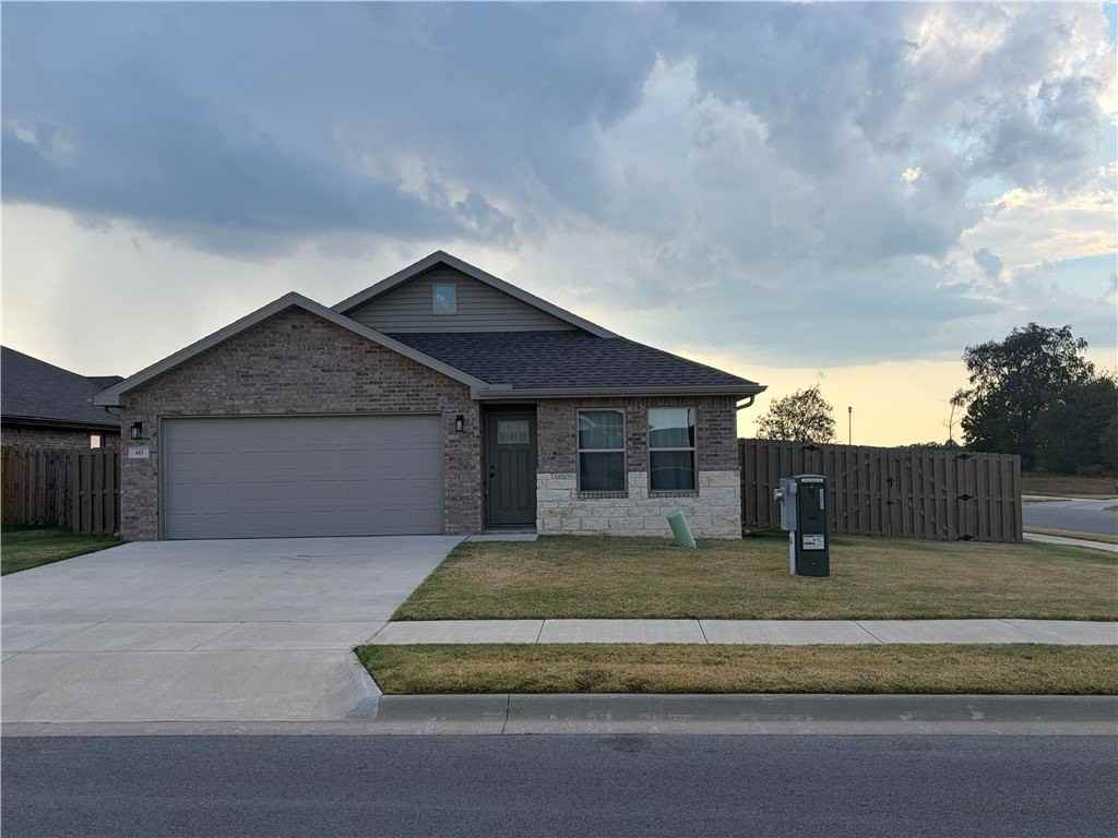 613 Jackson Ln