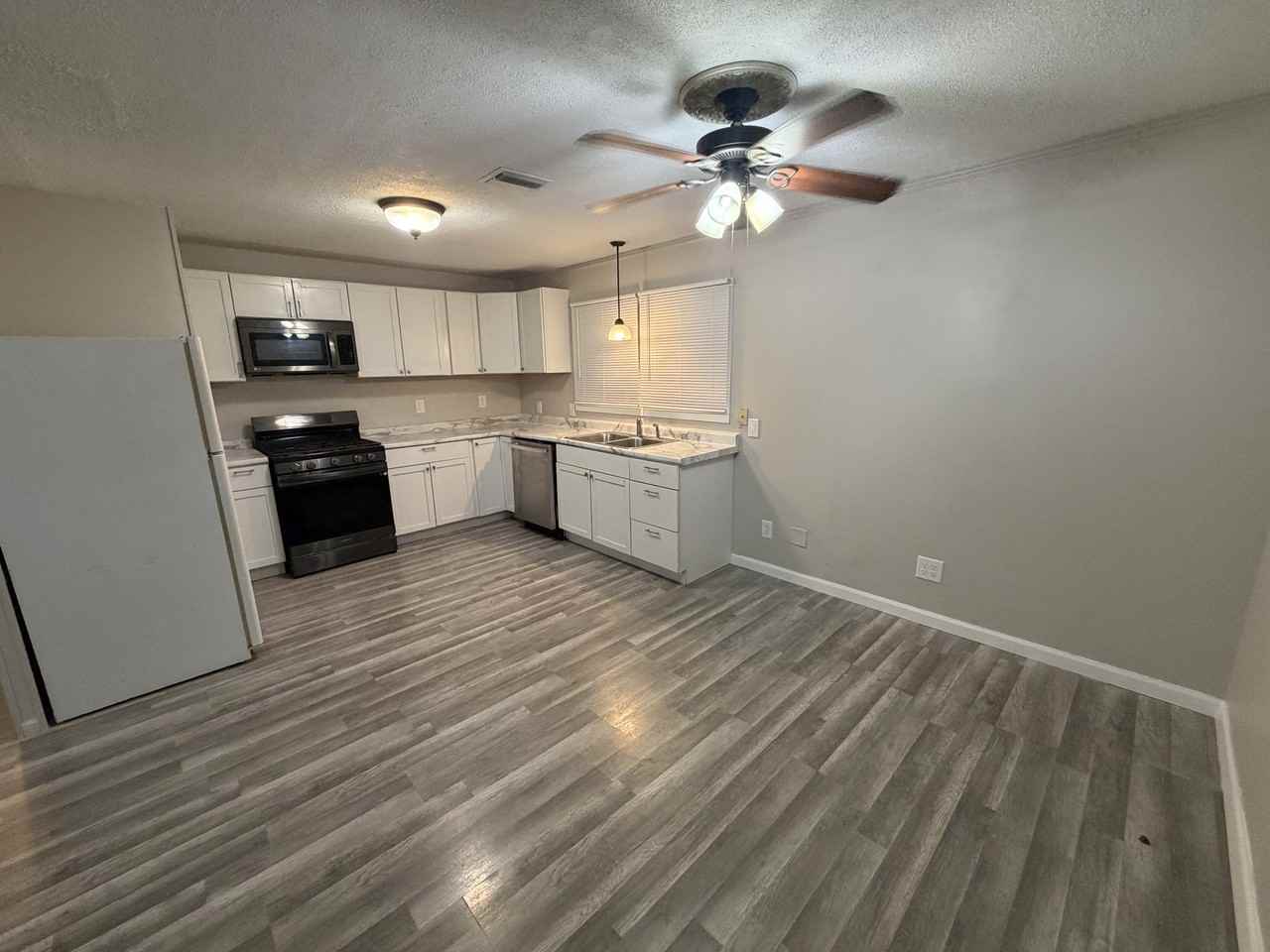 701 N Vorcey St #1 - Photo 5 of 16