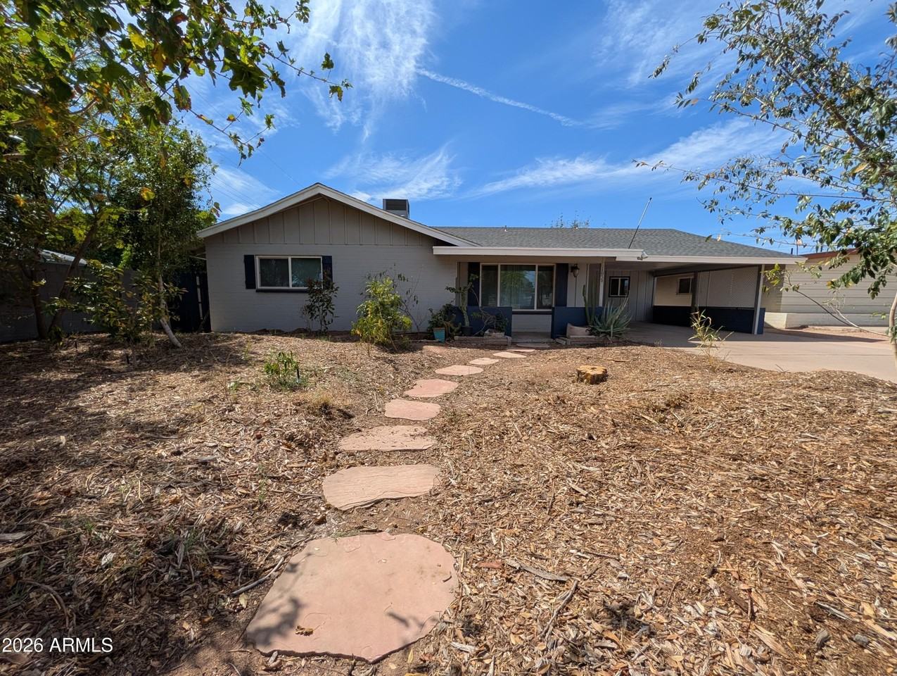1039 E Larkspur Ln - Photo 2 of 23