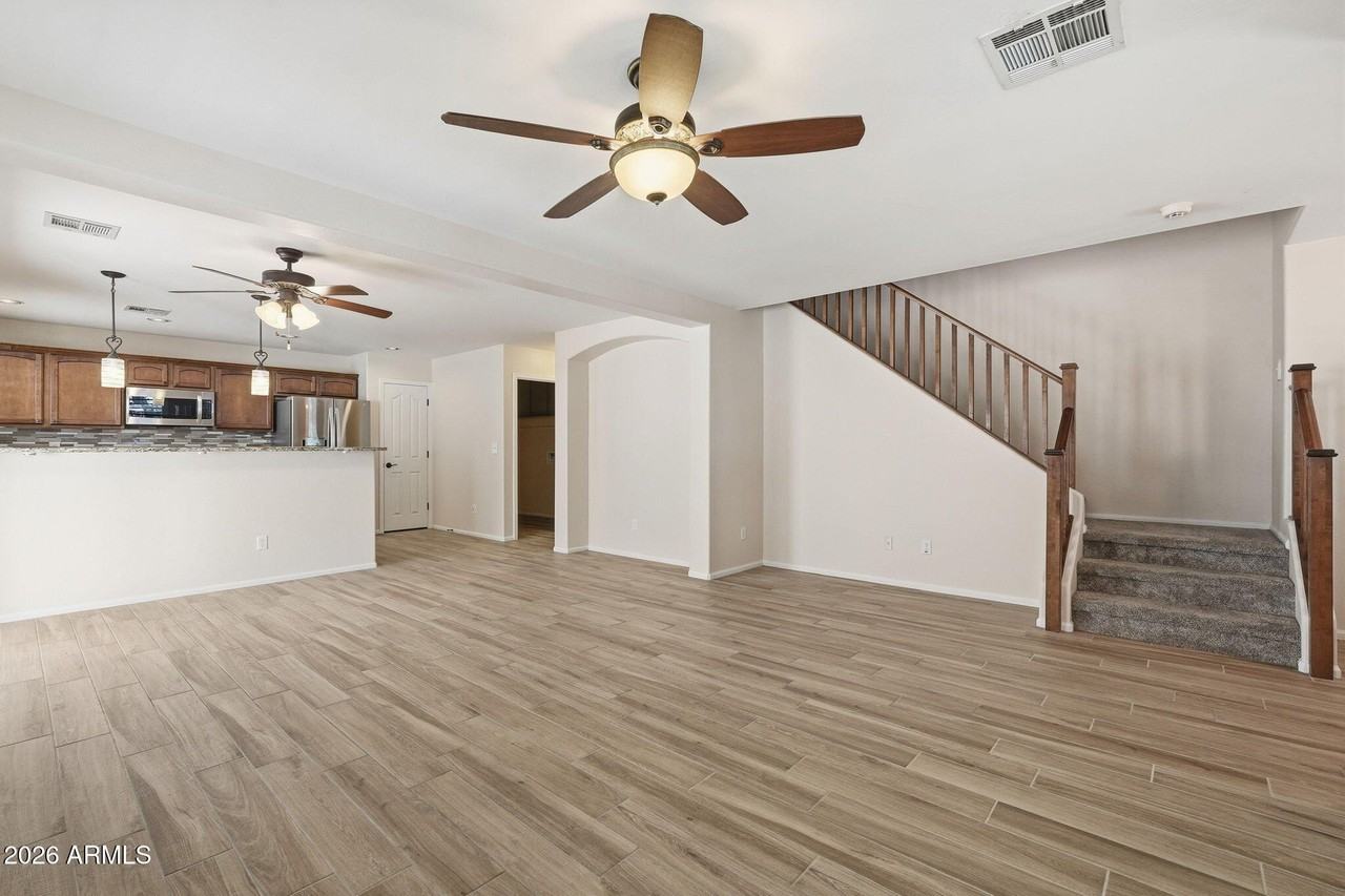 1006 S Deerfield Ln - Photo 2 of 17