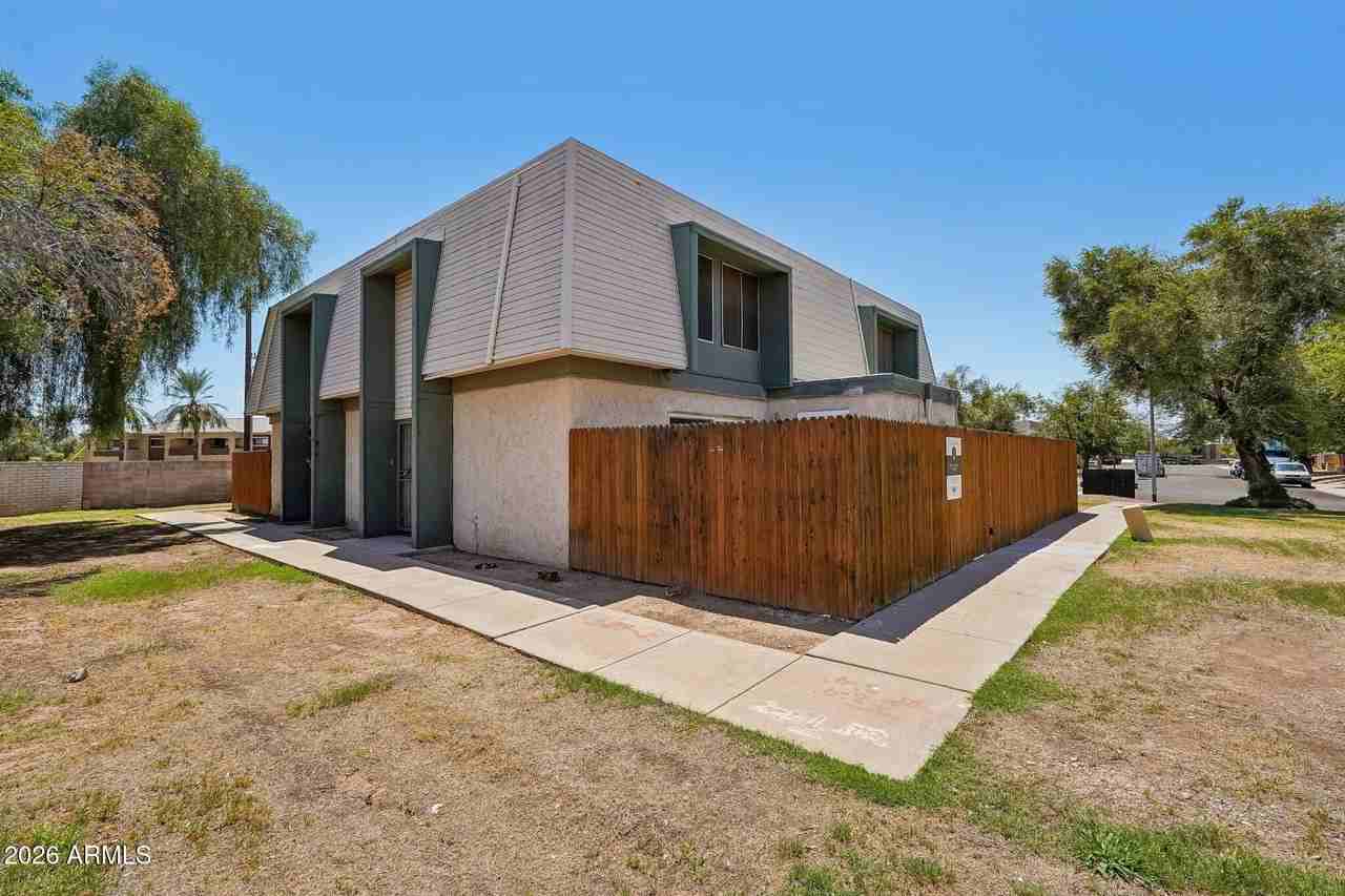5919 W Golden Ln - Photo 6 of 21