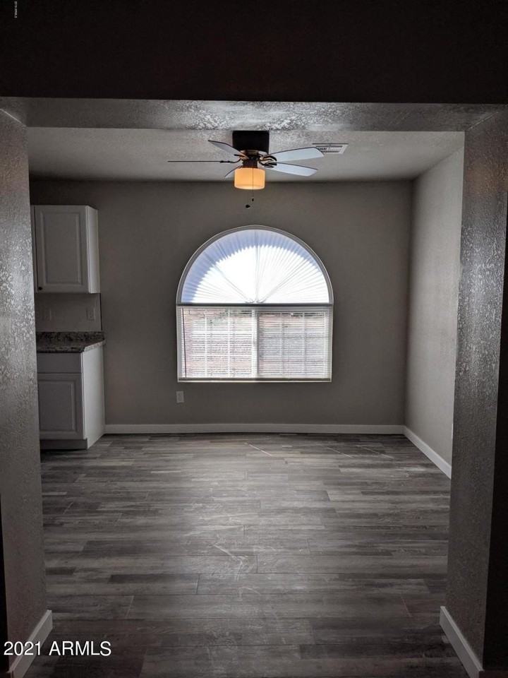 419 W 10th St - Photo 2 of 12