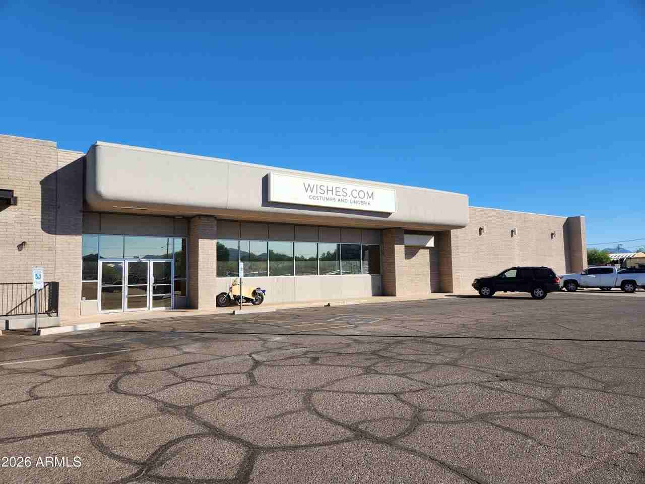 3216 E Cactus Rd - Photo 3 of 19