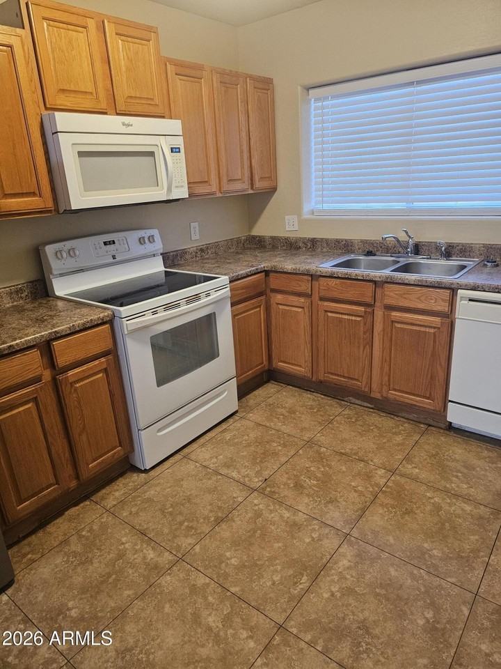 231 E Mohave St #1 - Photo 4 of 7