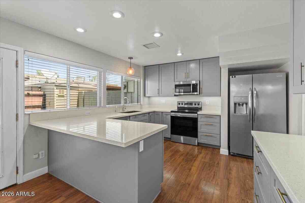 4233 N Miller Rd - Photo 3 of 42