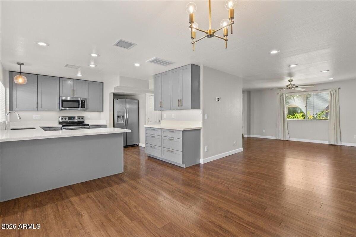 4233 N Miller Rd - Photo 5 of 42