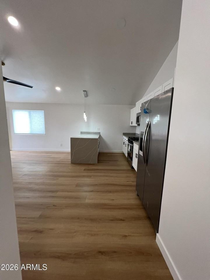 901 N Coolidge Ave - Photo 2 of 12
