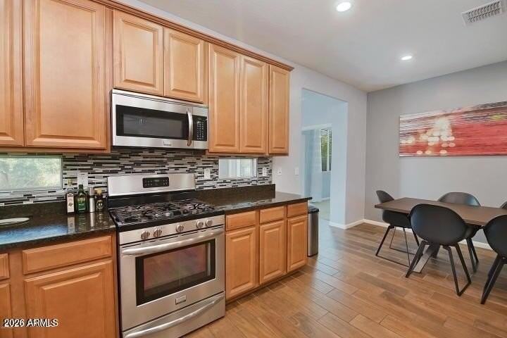 854 E Dumbarton Ave - Photo 5 of 24