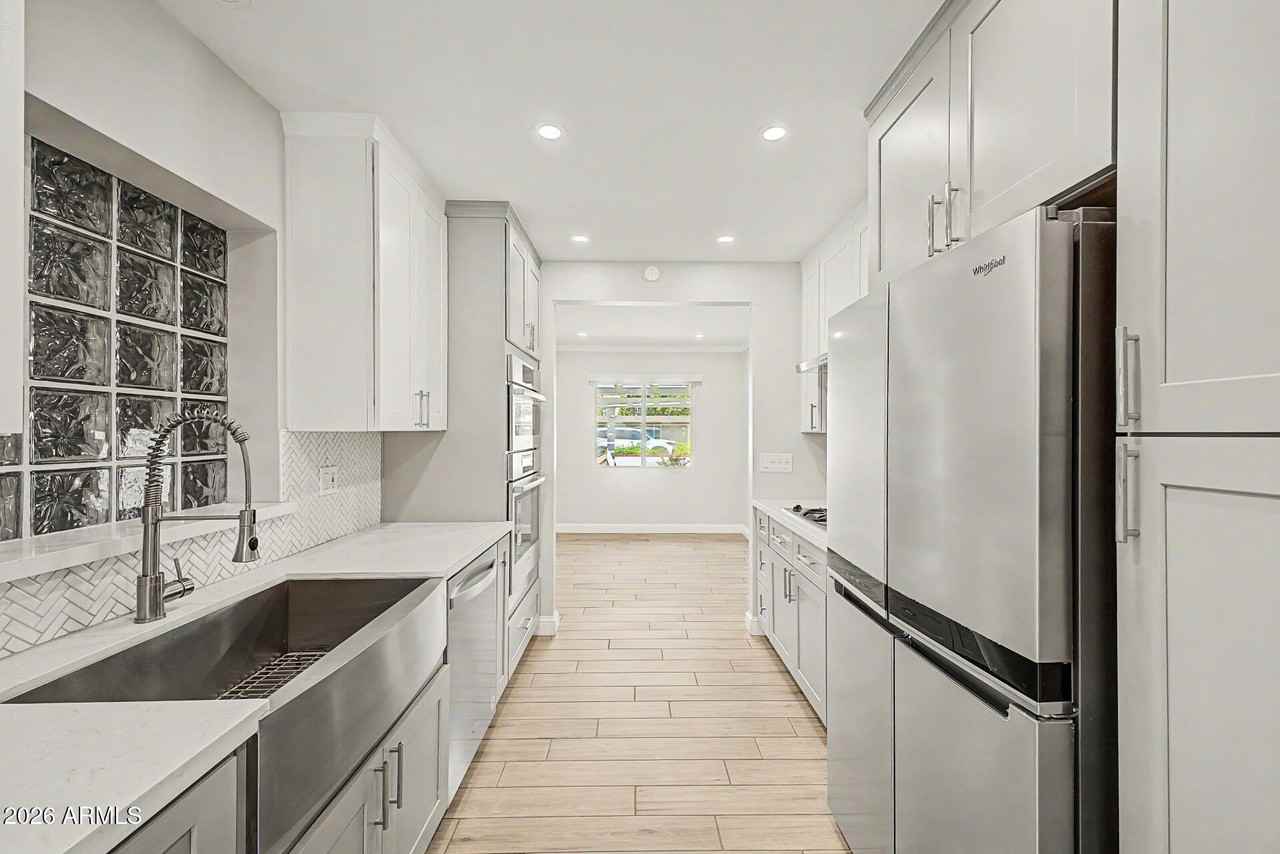 5539 N 19th St - Photo 7 of 33