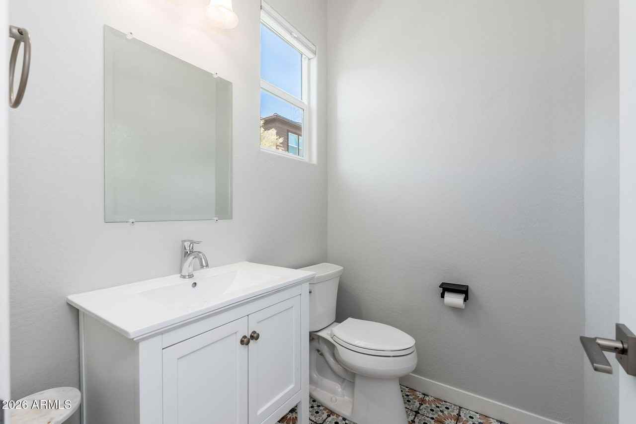 1555 E Ocotillo Rd #9 - Photo 7 of 39