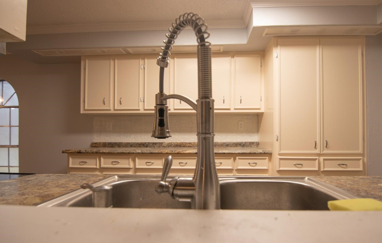 3306 Timberlane Cir - Photo 4 of 14
