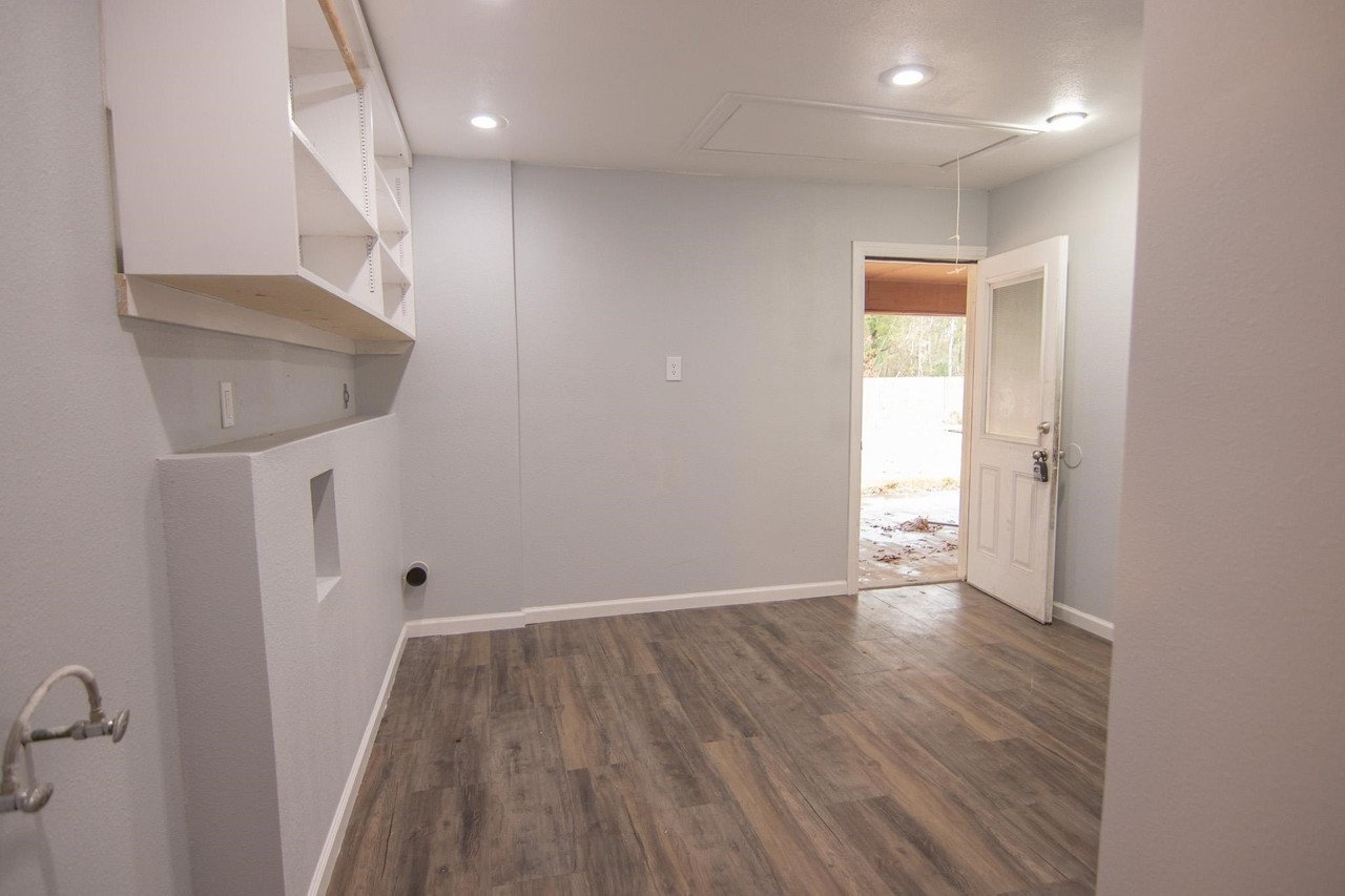 3306 Timberlane Cir - Photo 5 of 14