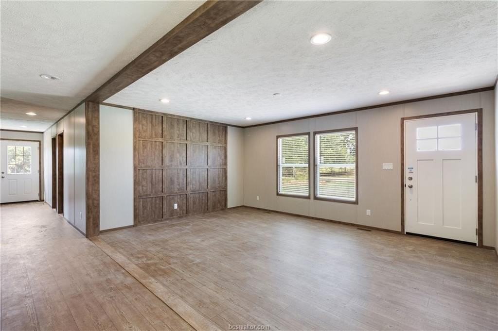 5292 Fm 1362 N - Photo 3 of 22