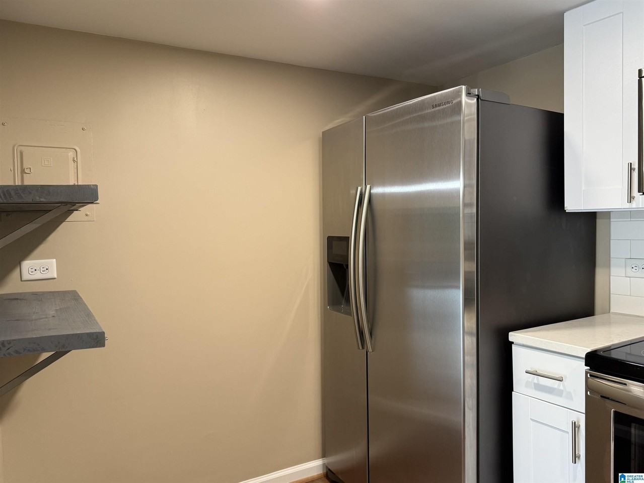 2717 Highland Ave S #805 - Photo 5 of 16