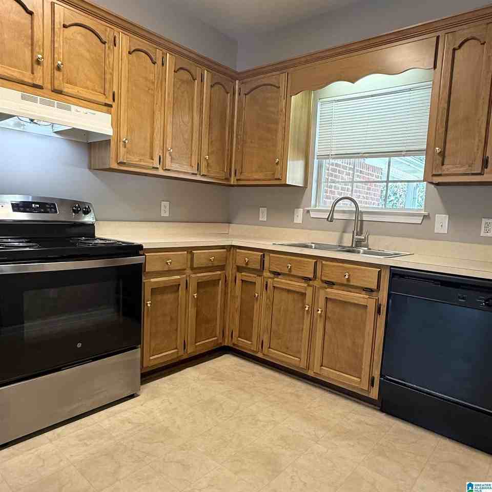 105 Shine Dr - Photo 3 of 18