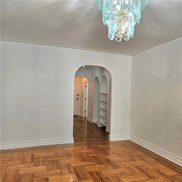 868 E 7th St #3D - Photo 3 of 14