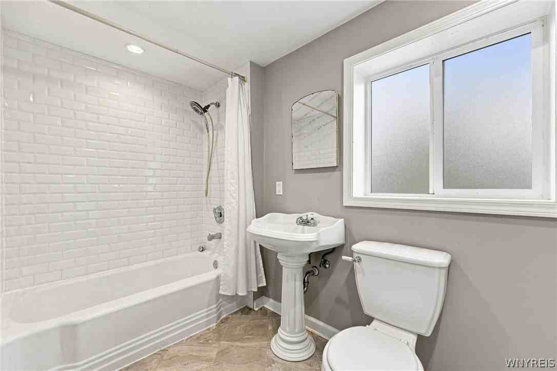 12 Baynes St - Photo 6 of 15