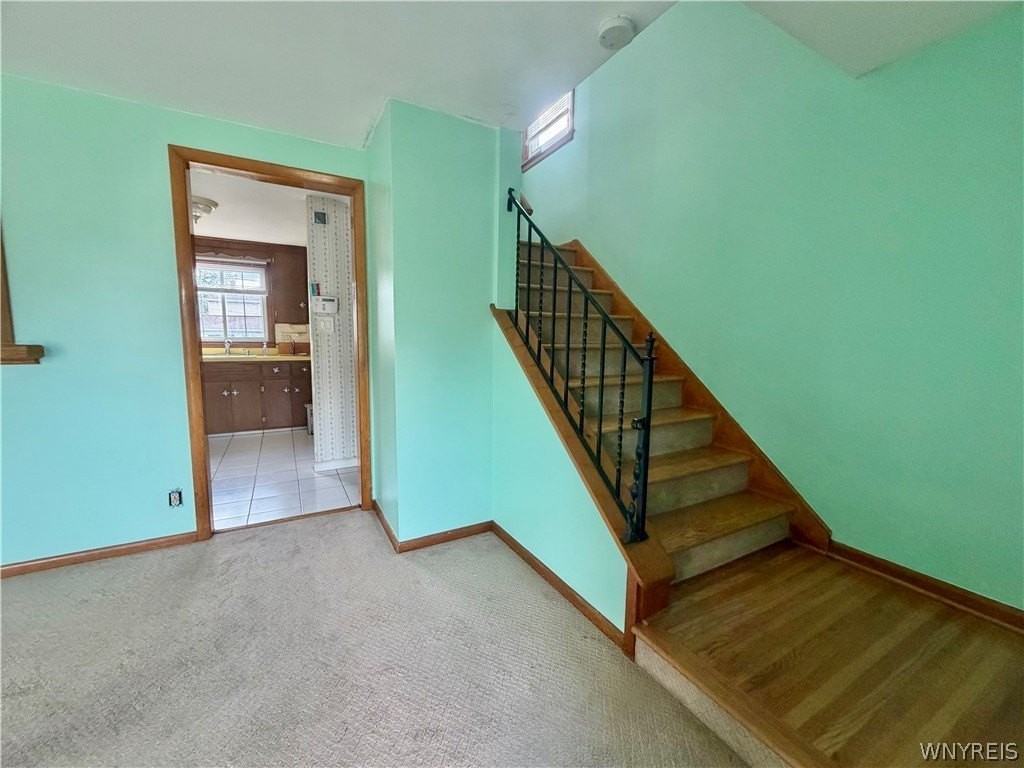 47 Leonore Rd - Photo 4 of 15