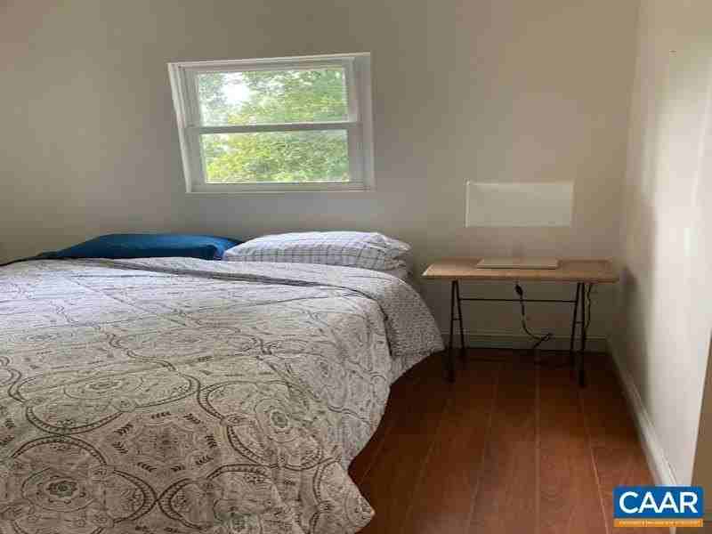 470B Grass Ct #B - Photo 2 of 8