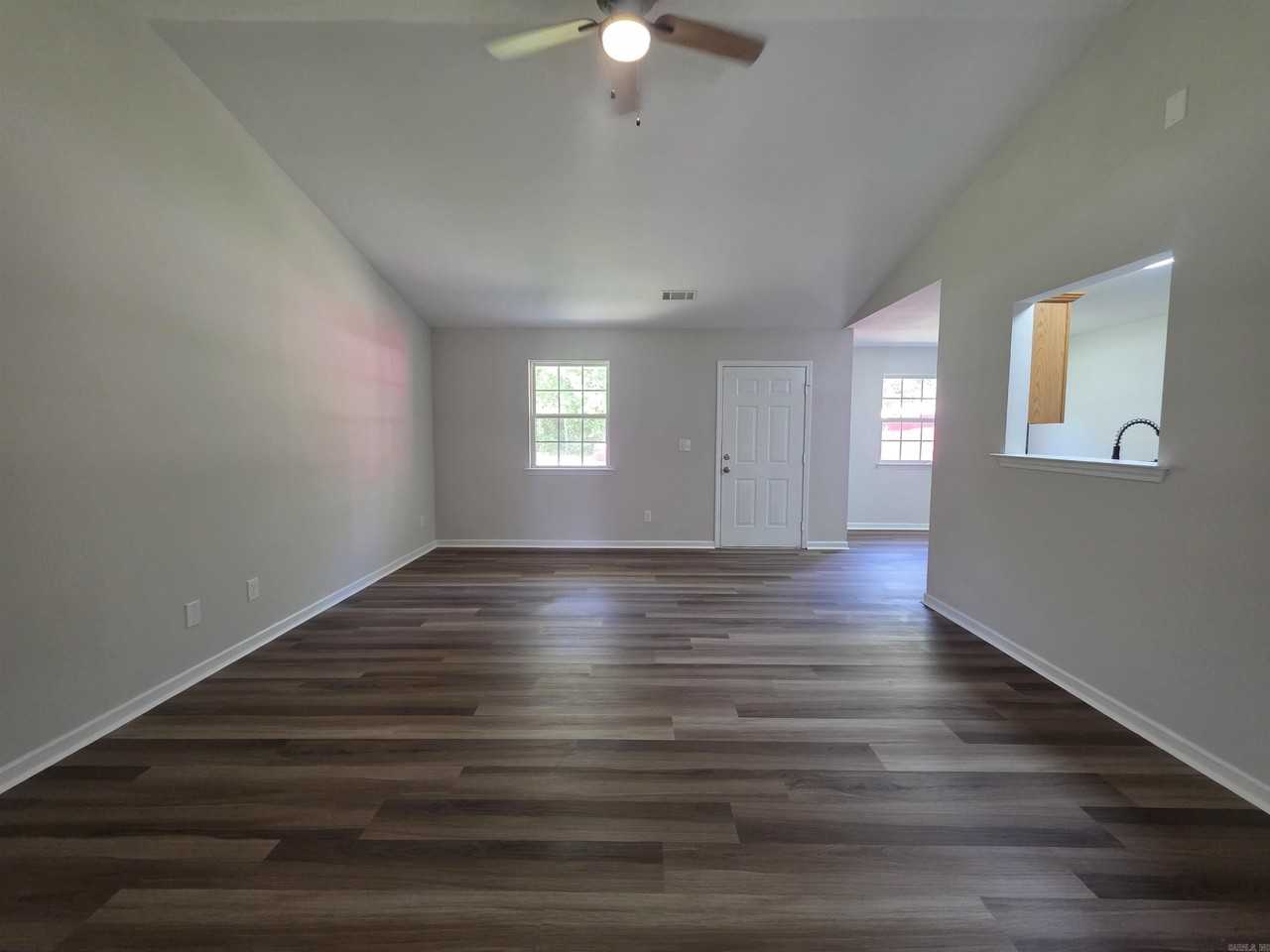 209 Rose St - Photo 5 of 29