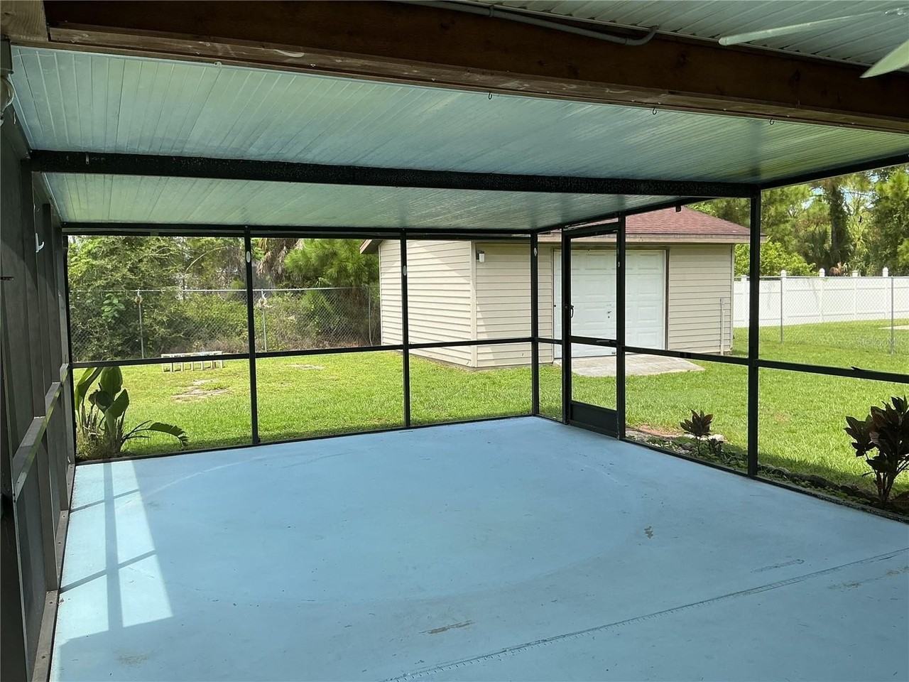 1237 N Cranberry Blvd - Photo 3 of 13