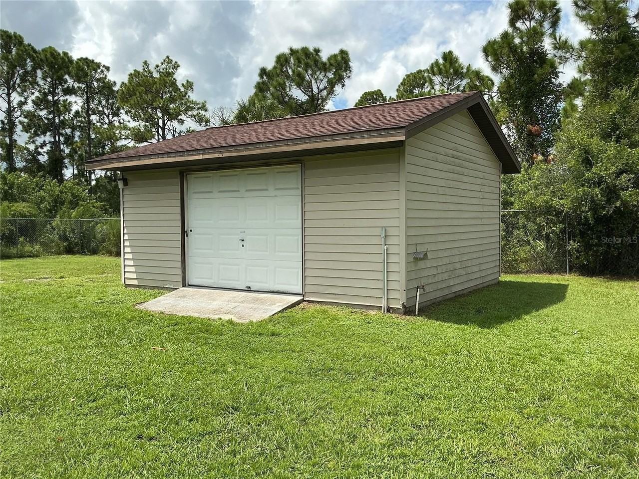1237 N Cranberry Blvd - Photo 4 of 13