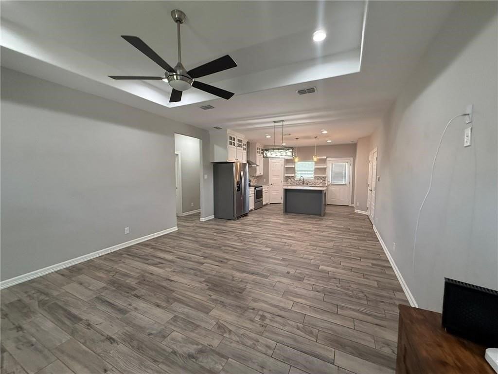 335 S 16th St - Photo 2 of 14