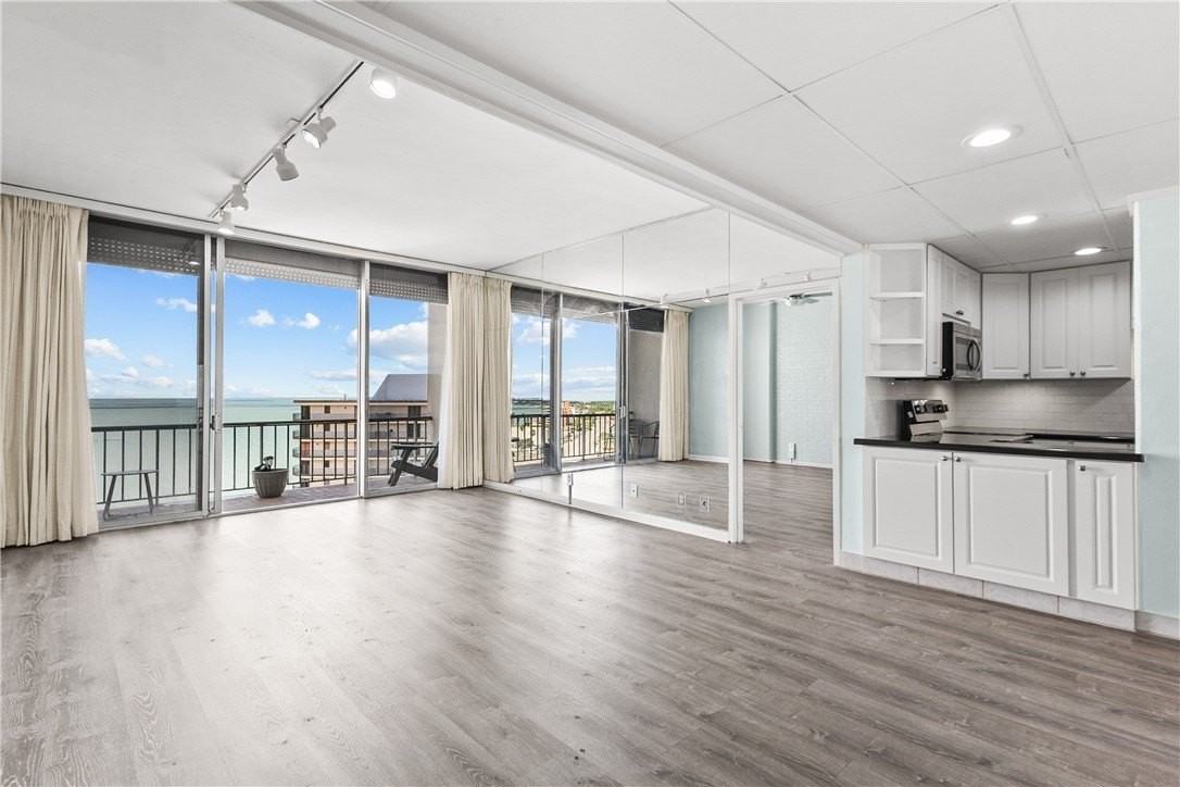 4600 Ocean Dr #1002 - Photo 3 of 34