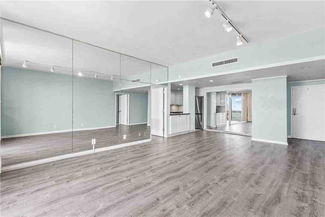 4600 Ocean Dr #1002 - Photo 4 of 34