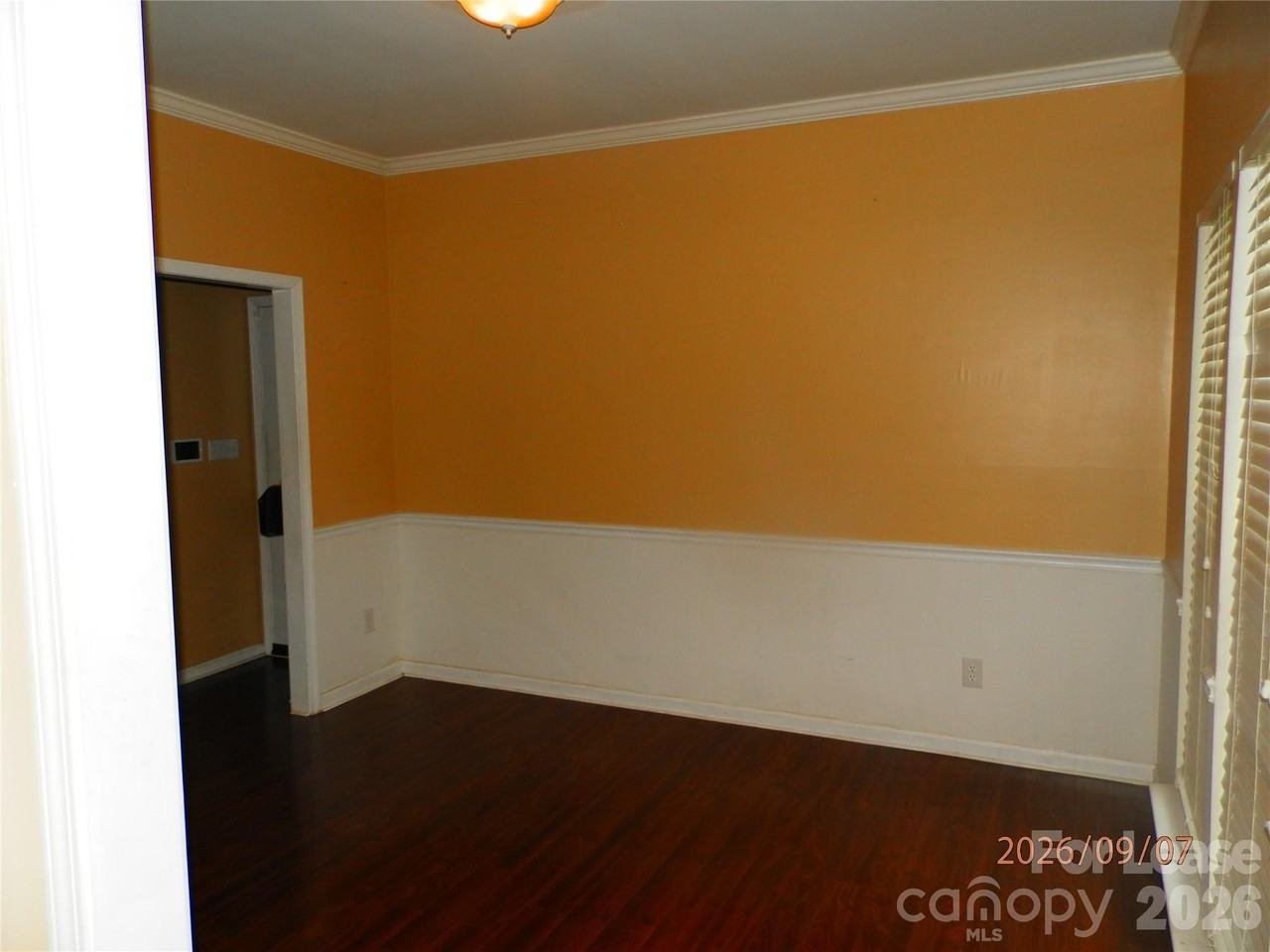7910 Kingston Dr - Photo 3 of 12