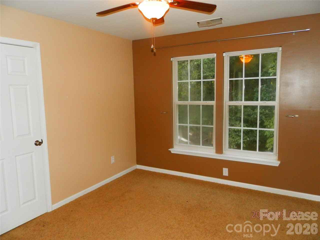 7910 Kingston Dr - Photo 6 of 12