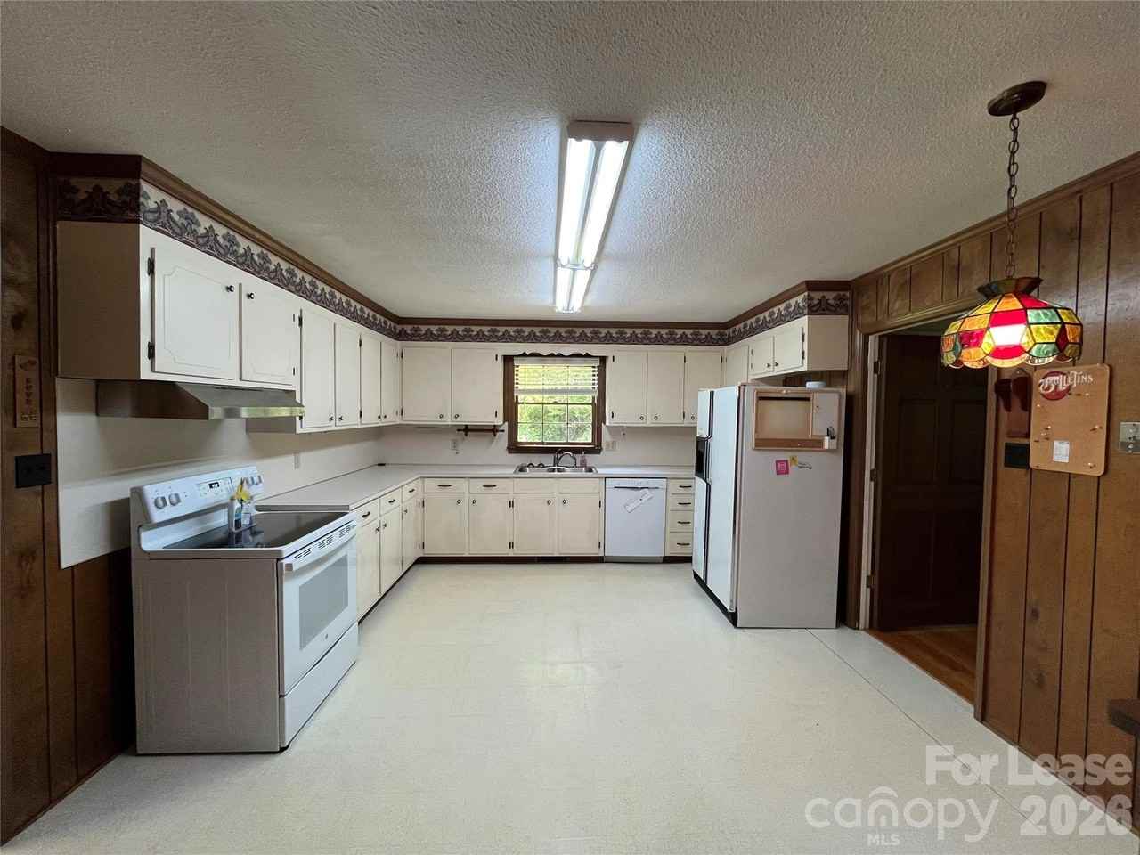5625 Potter Rd - Photo 6 of 25