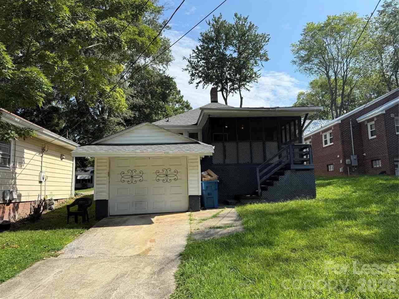 917 Lincolnton Rd - Photo 2 of 12