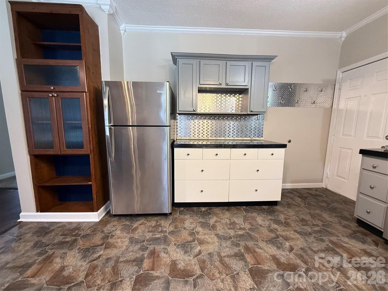 917 Lincolnton Rd - Photo 3 of 12