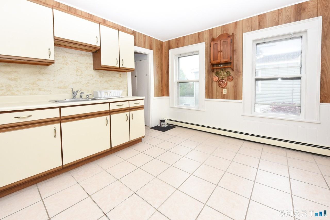 114 Jones Ave - Photo 6 of 34