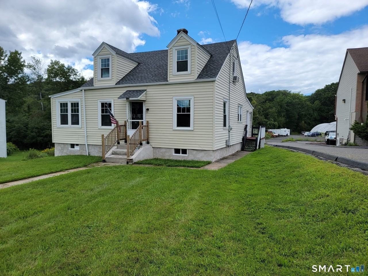 405 Wolcott Rd - Photo 2 of 16