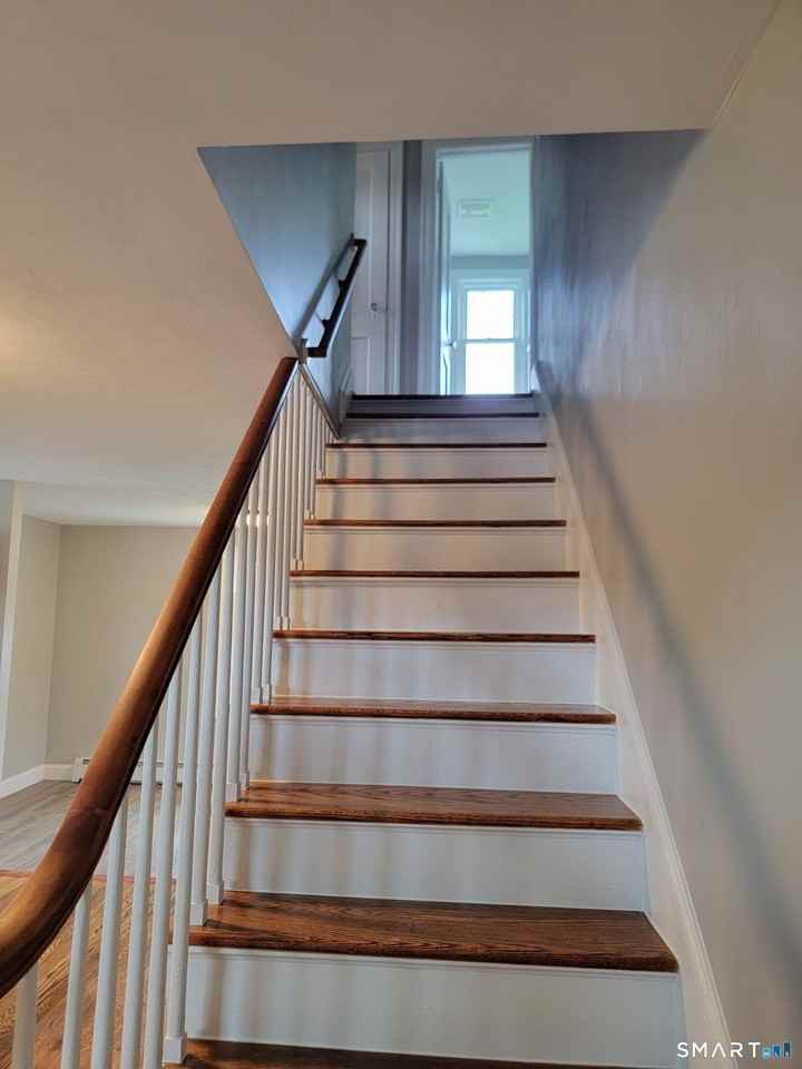 405 Wolcott Rd - Photo 4 of 16